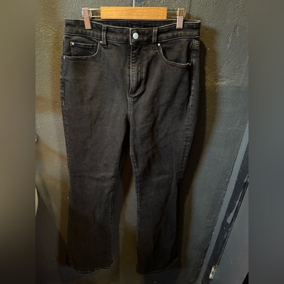 Ann Taylor Curvy Fit Women's Black Bootcut Jeans - Picture 1 of 4